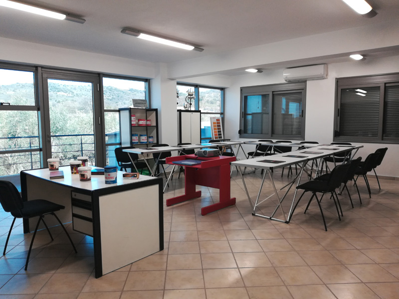 Italkrom Βερνίκια Ξύλου, Λειαντικά, Γυαλόχαρτα, Αντλίες Βαφής